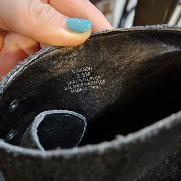 Steve Madden black boot wedges size 6.5. - Picture 3 of 9